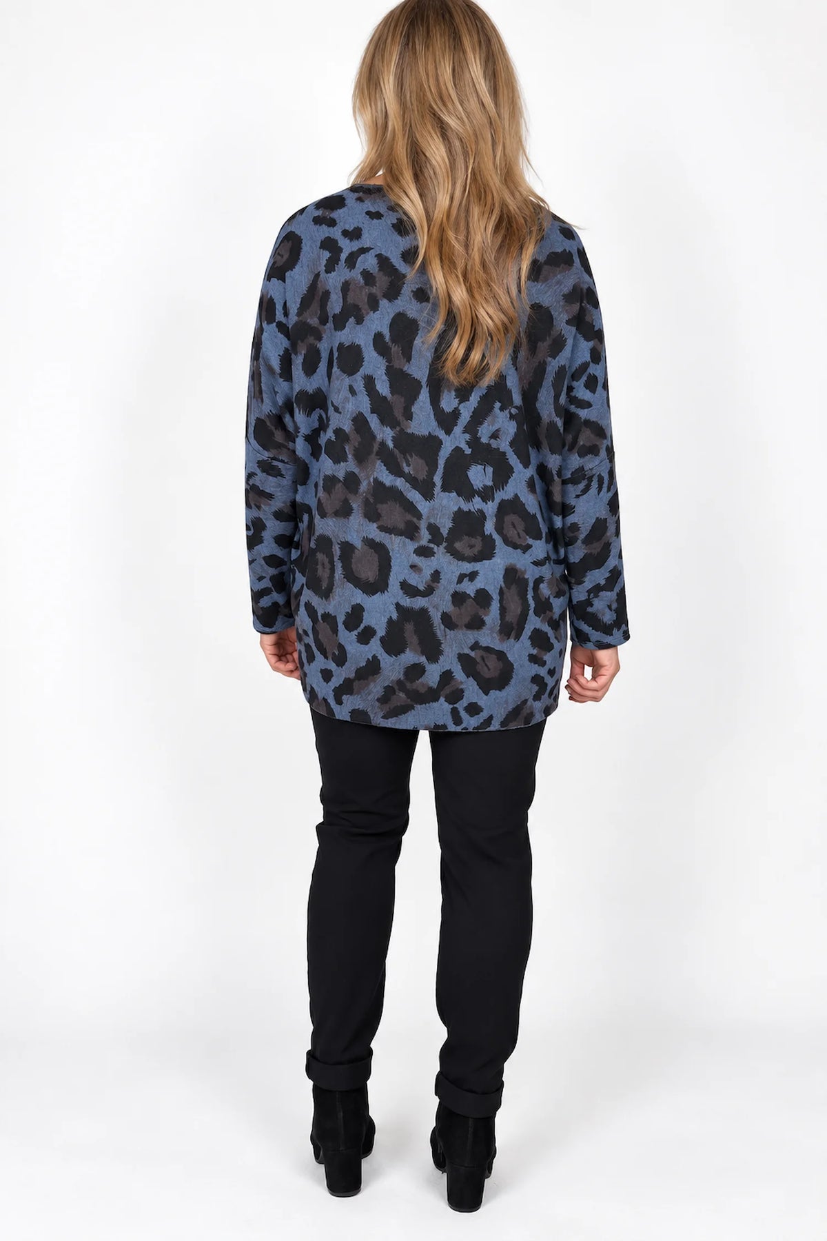 Fine Knit Carly Leopard Top - Midnight Blue