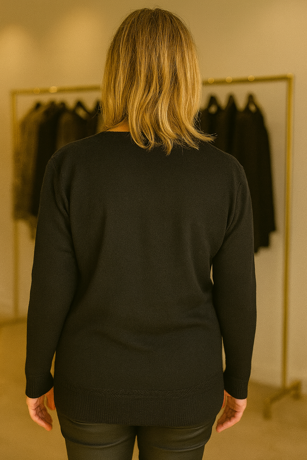 Cashmere Mix Luxury Knit Badge Detail Florence Jumper - Black