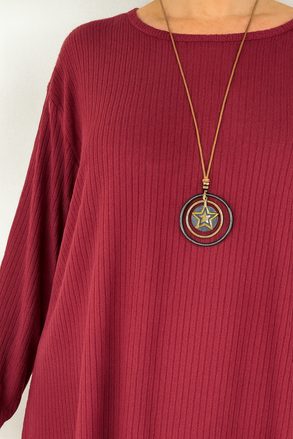 Ribbed Knit Italia Necklace Fine Knit Top - Wine