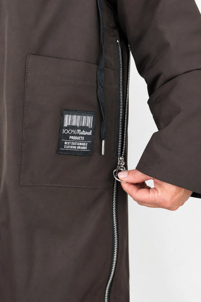 Double Pocket Badge Detail Adjustable Fit Side Zip Florenzi Lightweight Coat - Chocolate