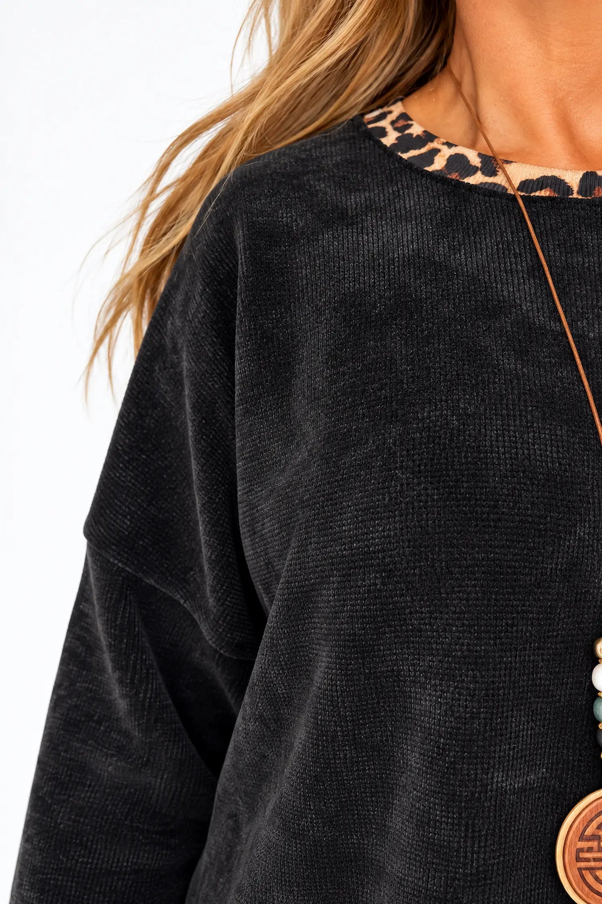 Bella Leopard Line Chenille Necklace Top - Black