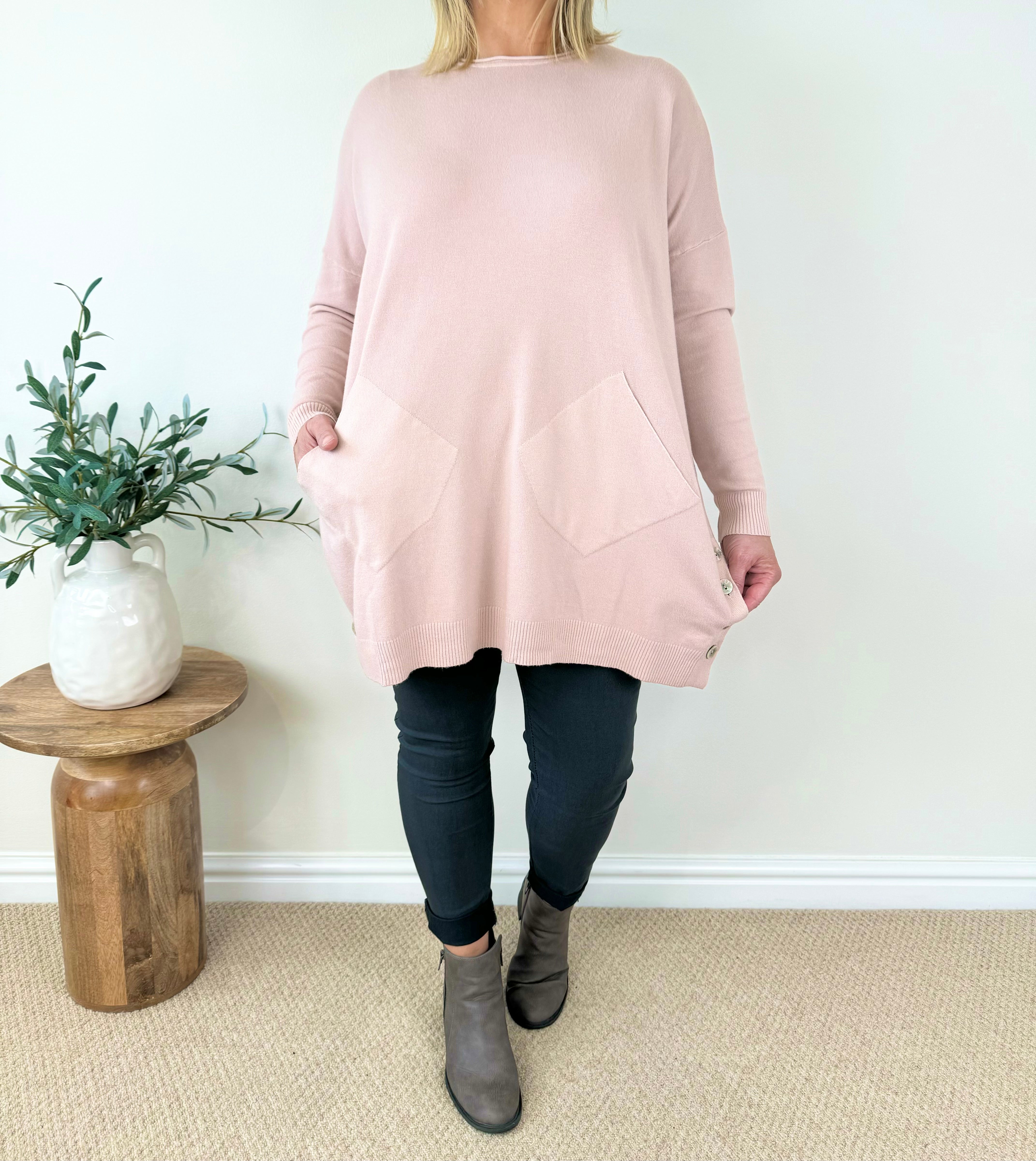 Premium Knit Button Side Double Pocket Valencia Top AW24