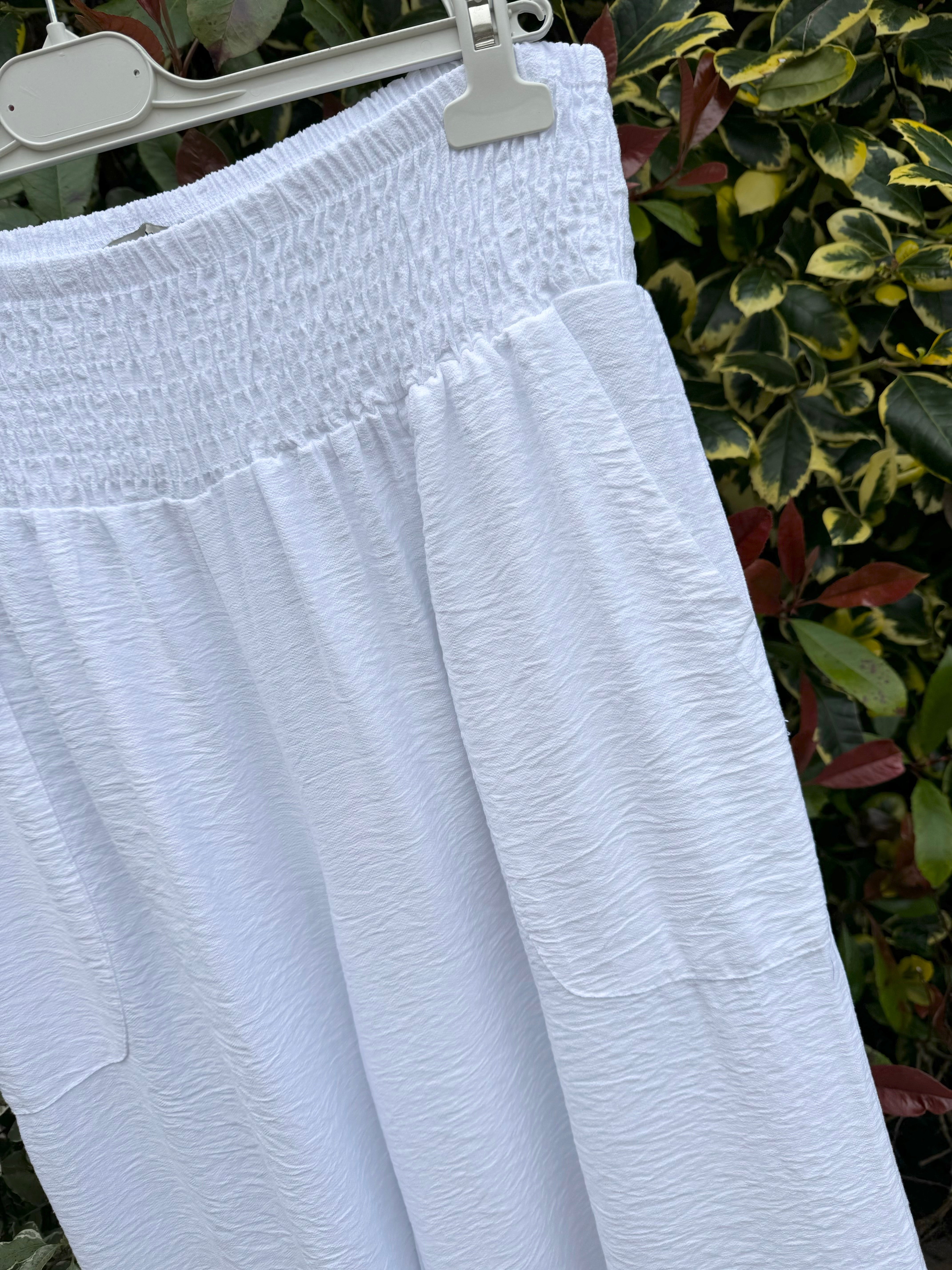 Vari Wide Leg pocket Detail Elasticated Palazzo Pant - White